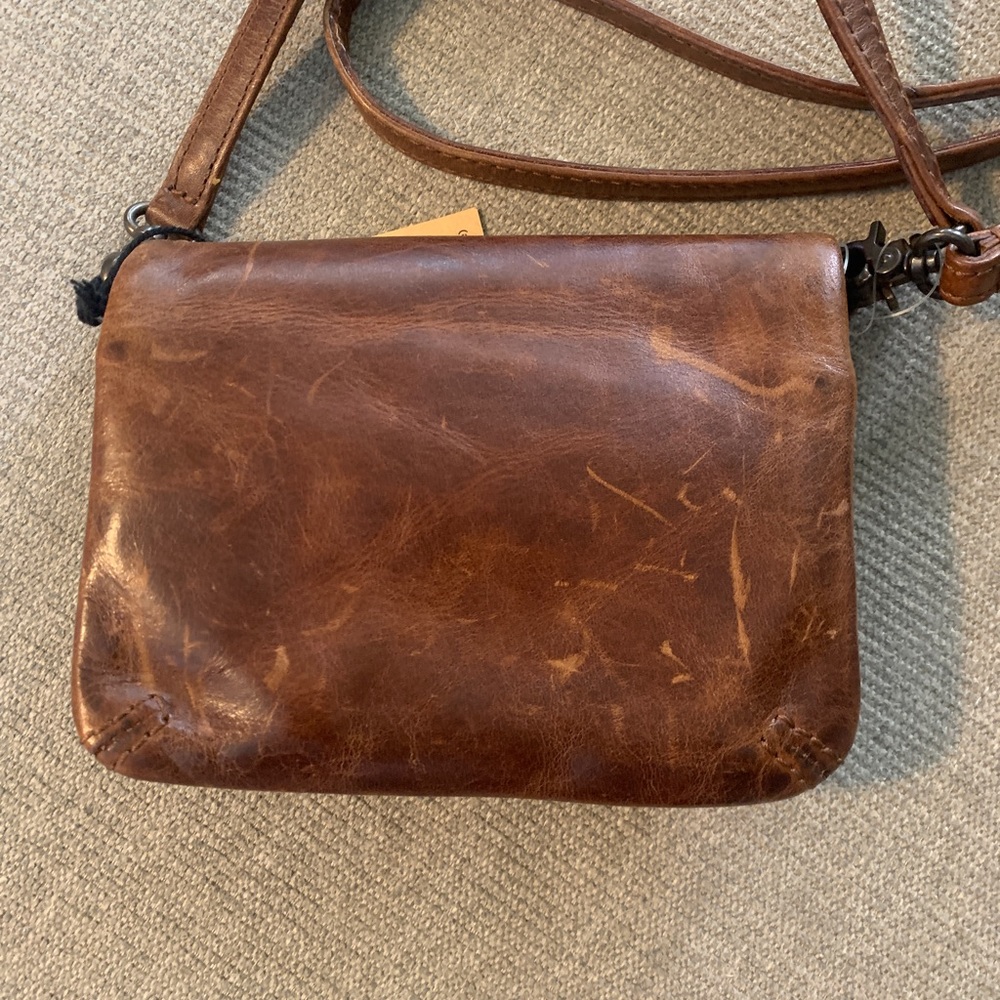 FRYE Melissa Stadium Cognac Brown Leather Foldover Crossbody Shoulder Bag NWT - Picture 4 of 9